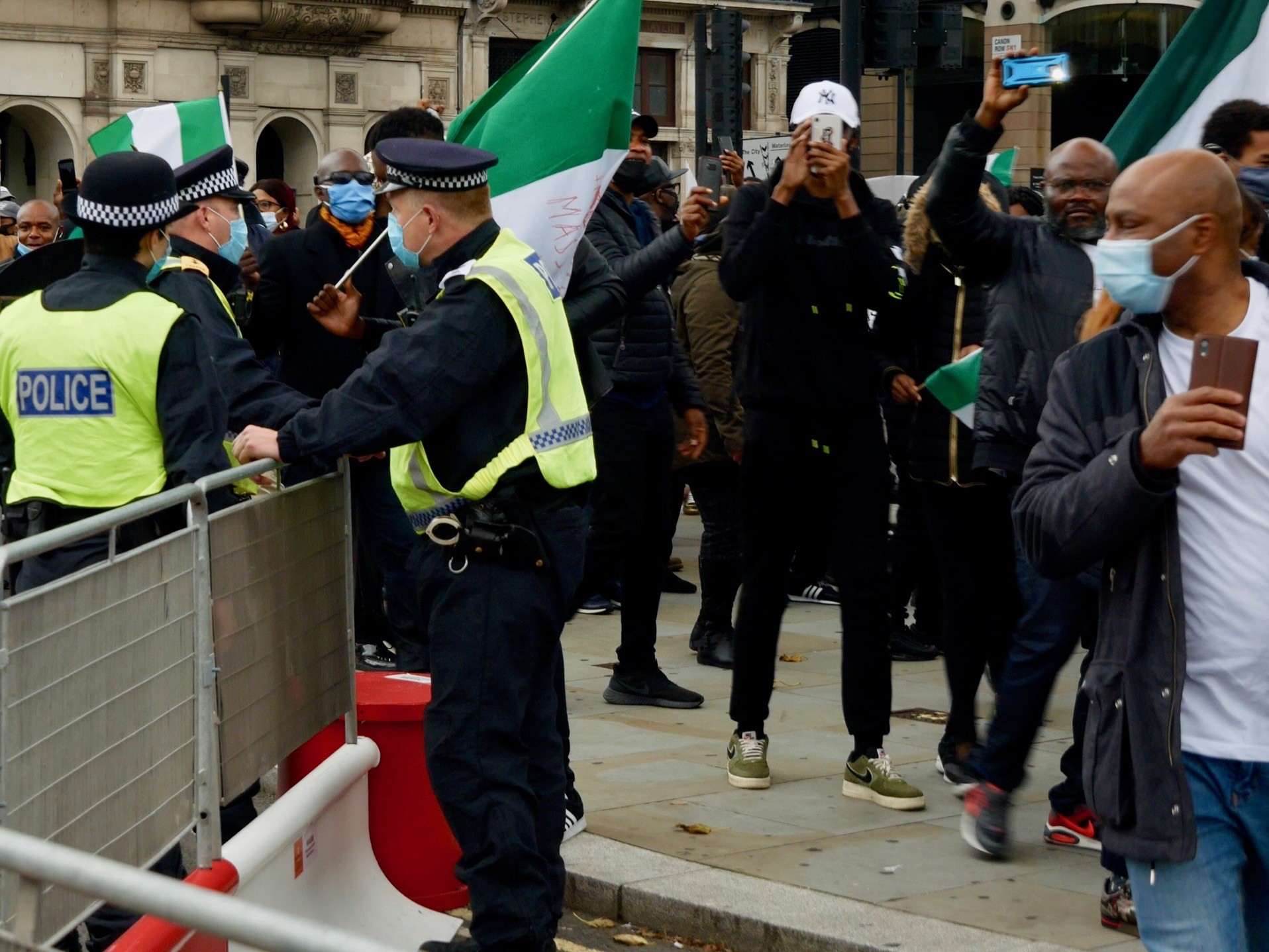 Watch: 'Shove Your New World Order Up Your *ss!' -- London
Erupts in Protest Against Lockdown 1