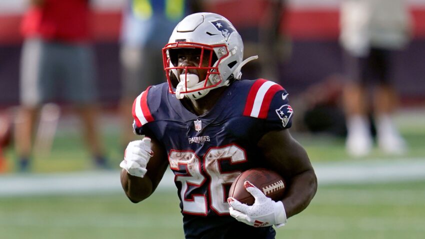 Sony Michel, Shaq Mason, and Derek Rivers reportedly landing
on Reserve/COVID-19 list 1