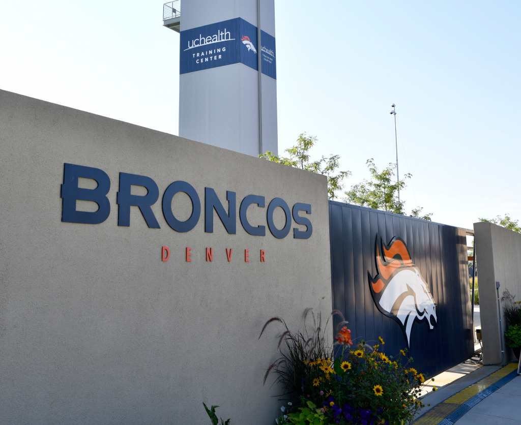Broncos RB coach Curtis Modkins tests positive for COVID-19,
team announces 1