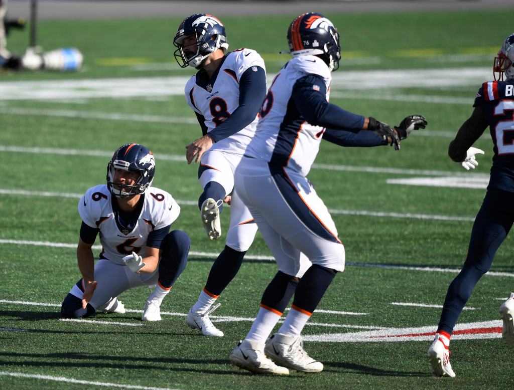 Brandon McManus sets Broncos’ franchise record with six
field goals in win against Patriots 1