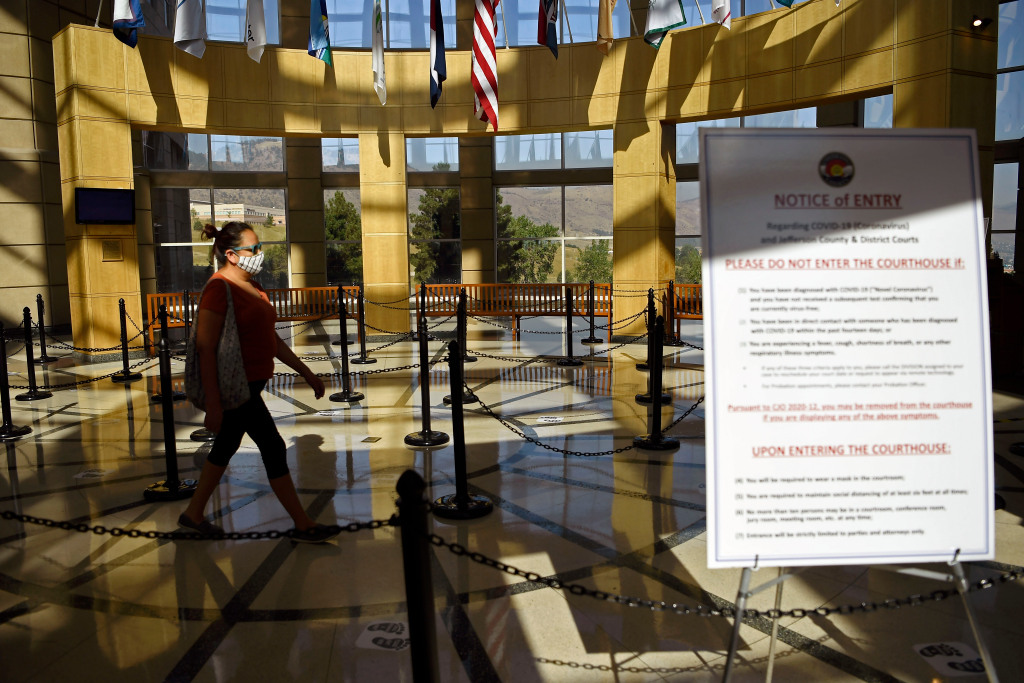 Jeffco forbids sports spectators, moves last call earlier to
avoid more COVID-19 restrictions 1