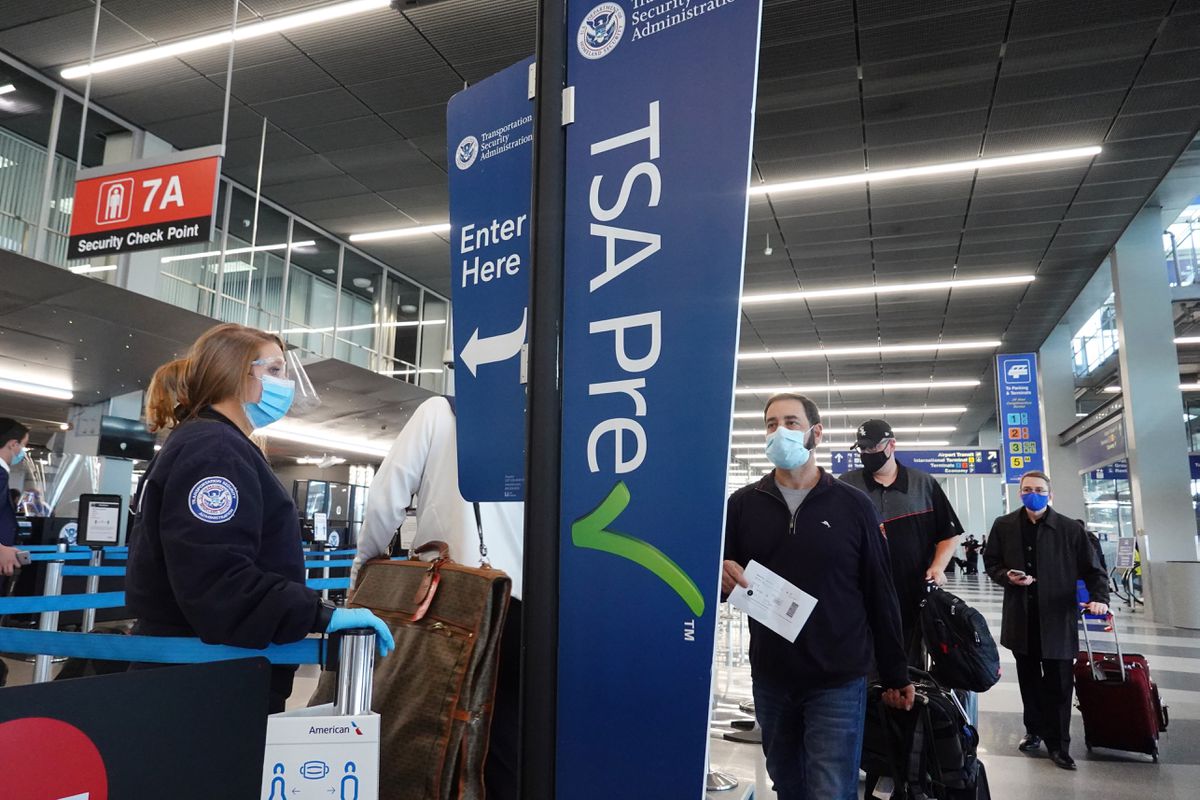 TSA screens 1 million passengers in one day for first time
since mid-March as travel picks up during coronavirus
pandemic 1 TSA screens 1 million passengers in one day for first time
since mid-March as travel picks up during coronavirus
pandemic 1