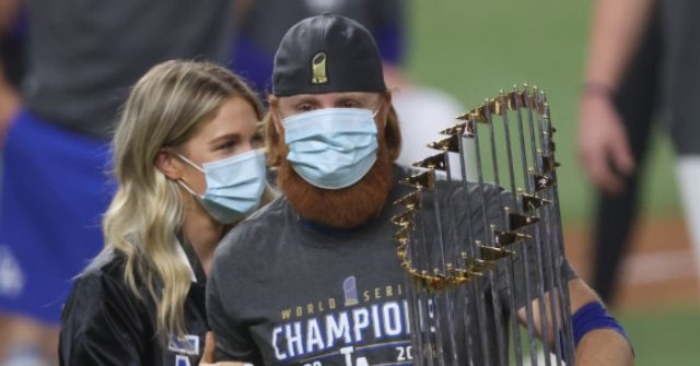 Dodgers' Justin Turner Returns to Field for World Series
Celebration Despite Testing Positive for Coronavirus 1