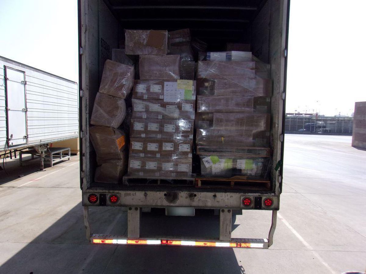 Federal officers seize 1.5 tons of meth at southern
border 1 Federal officers seize 1.5 tons of meth at southern
border 1