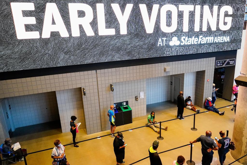 Coronavirus surges in key battleground states as election
nears 1