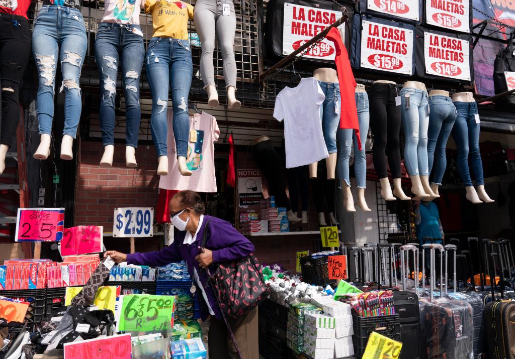 Surge in coronavirus threatens to reverse global economic
rebounds 1