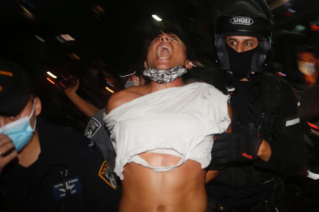 Israelis persist in rallies against PM despite
lockdown 1