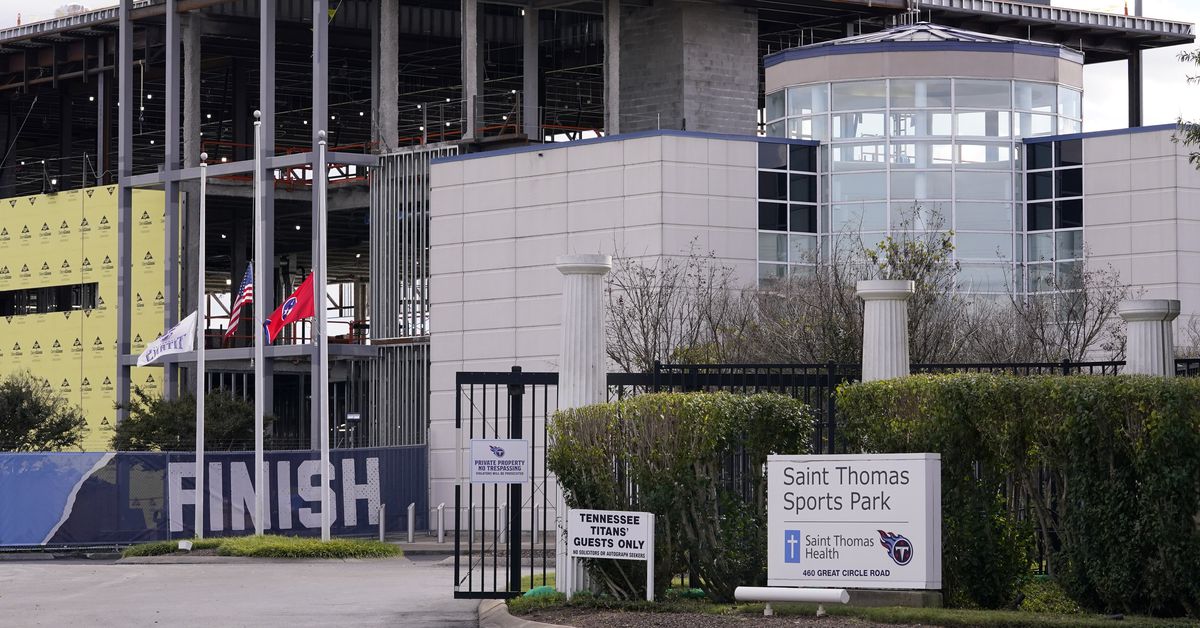 New positive coronavirus test puts Titans-Bills game in
jeopardy 1