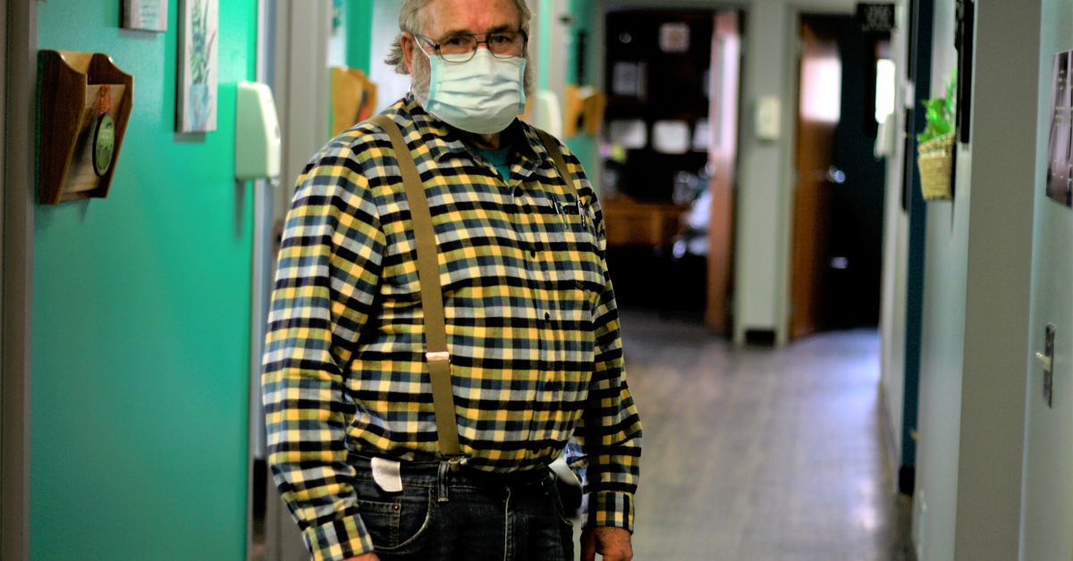 Doctors in rural Midwest struggle as COVID-19 overwhelms
communities with limited resources 1