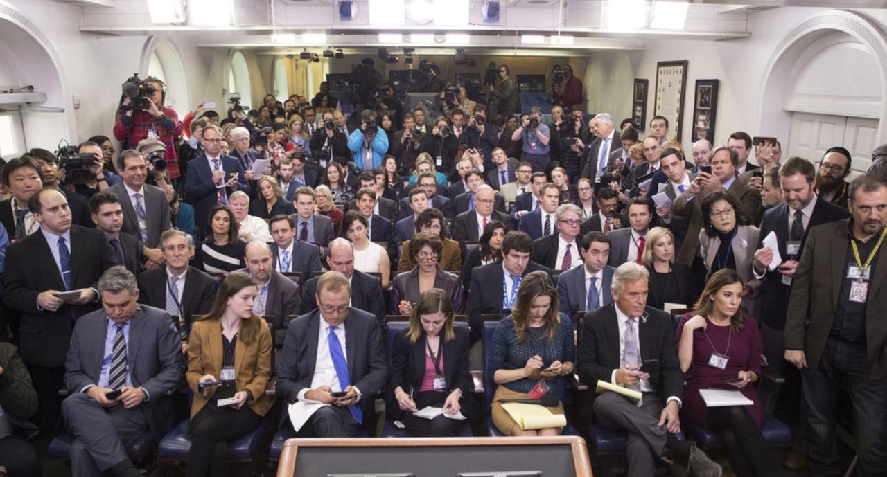 4th Reporter Sickened In White House COVID-19
Outbreak 1