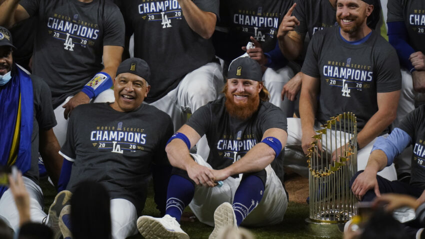 Justin Turner celebrates title with Dodgers after being
pulled over positive coronavirus test 1