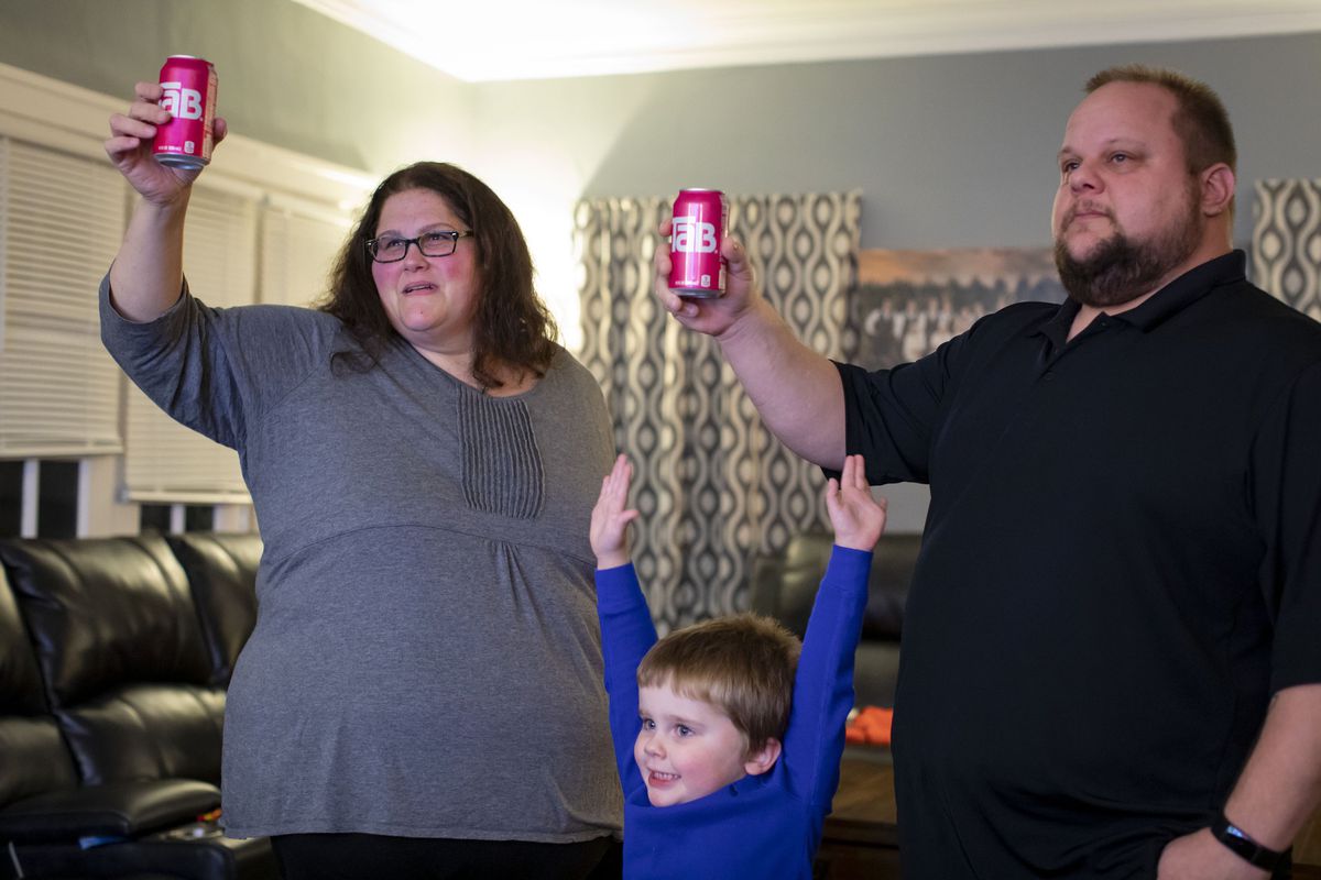 After their mom died from COVID-19, her kids give a final
toast with a beloved, hard-to-find token of her youth: Tab diet
soda 1 After their mom died from COVID-19, her kids give a final
toast with a beloved, hard-to-find token of her youth: Tab diet
soda 1