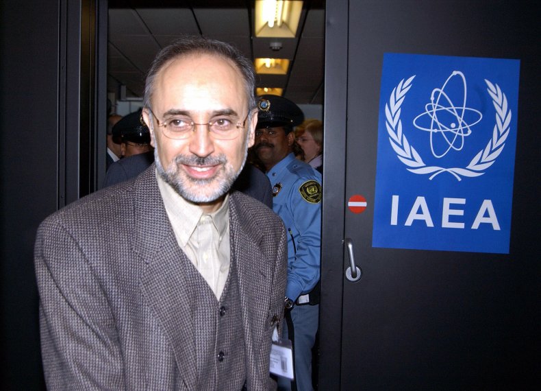 Iran Records Highest Single-Day COVID-19 Death Toll, Atomic
Energy Chief Infected 1