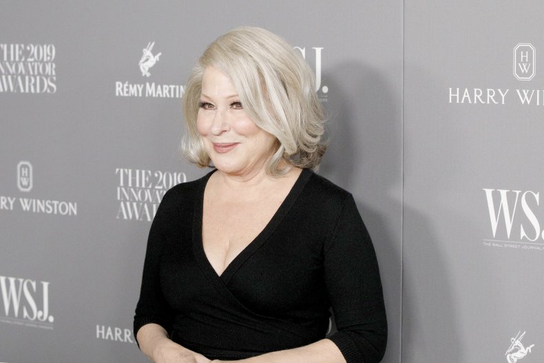 Bette Midler Questions Trump's COVID Quarantine, Says It's
'Convenient' 1