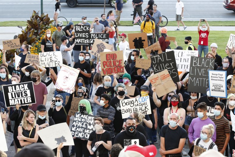 Trump Supporter Coughs on Protesters, Says, 'Black Lives
Don't Matter' 1