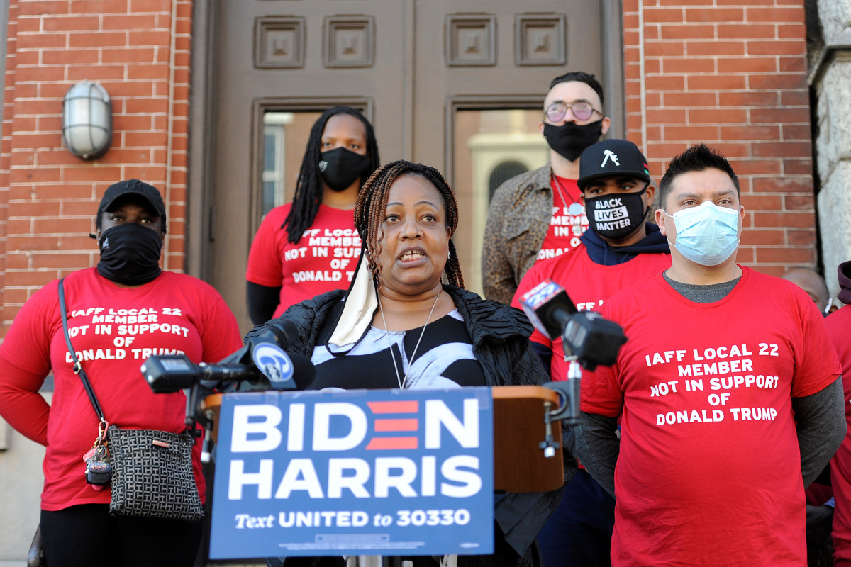 Black officers break from unions over Trump
endorsements 1