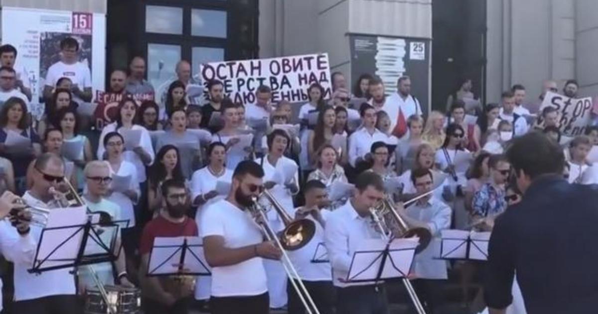 Bringing music to the front lines of the Belarus
protests 1