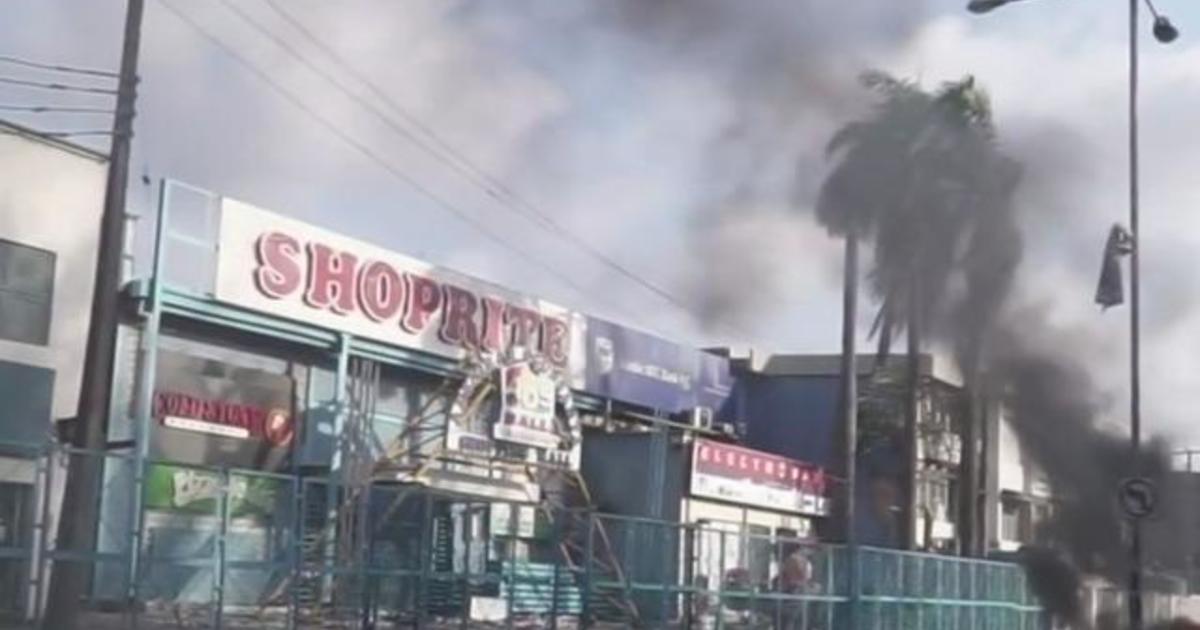 In Nigeria, deadly crackdown on protests is followed by more
unrest 1