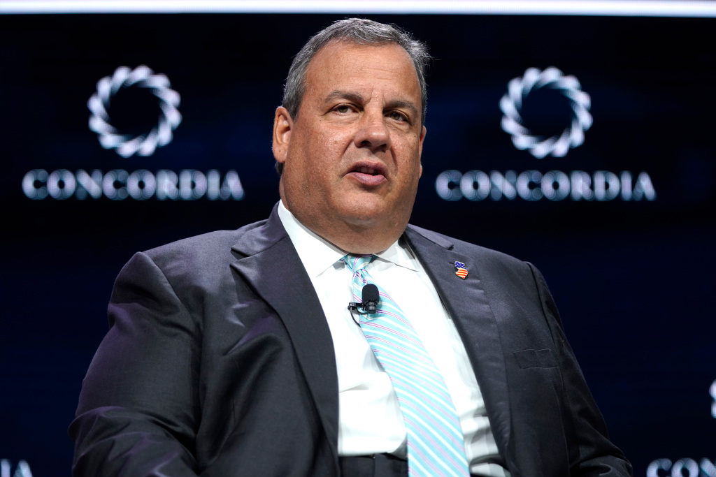Former New Jersey governor Chris Christie tests positive for
coronavirus 1