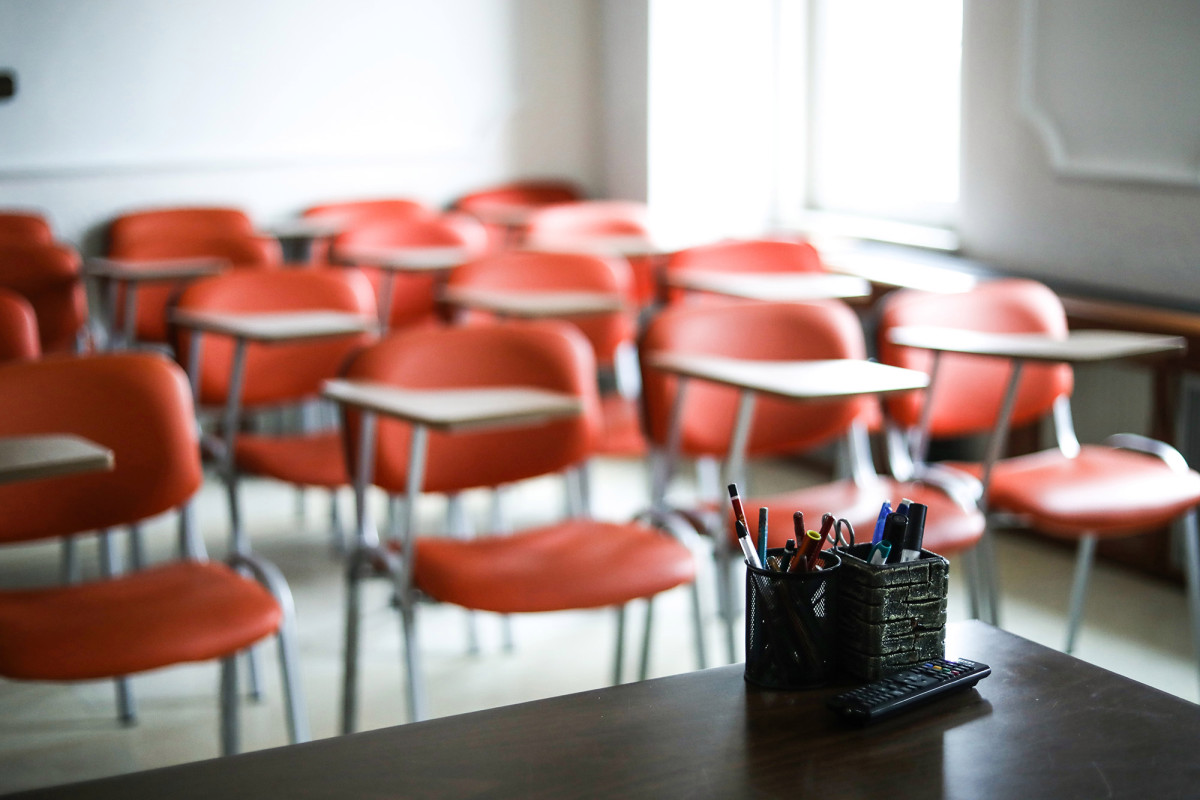 Pandemic protest sees Idaho schoolteachers in
sickout 1