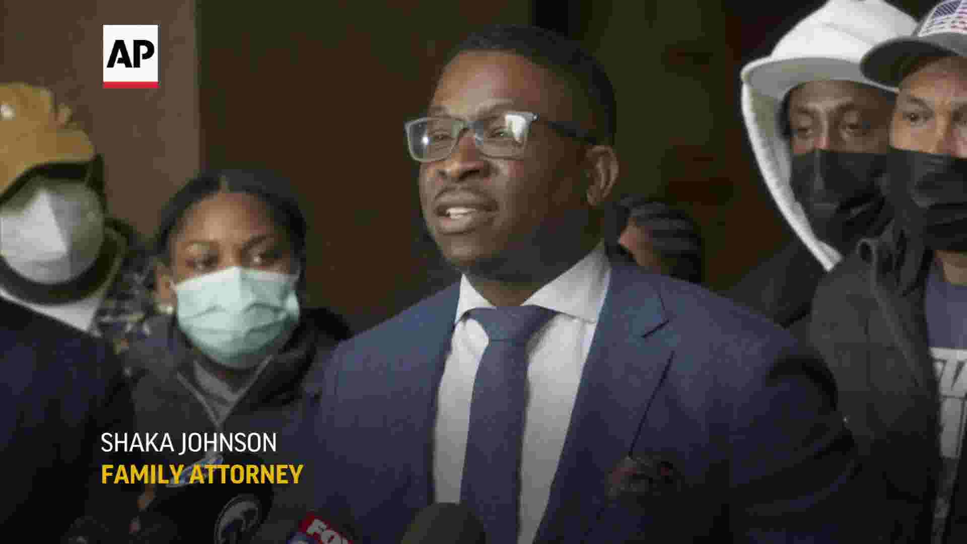Family doesn't want officers charged with murder 1