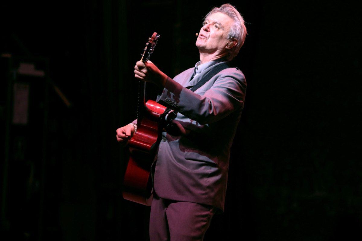 David Byrne’s ‘American Utopia’ to re-open on Broadway in
September 2021 1