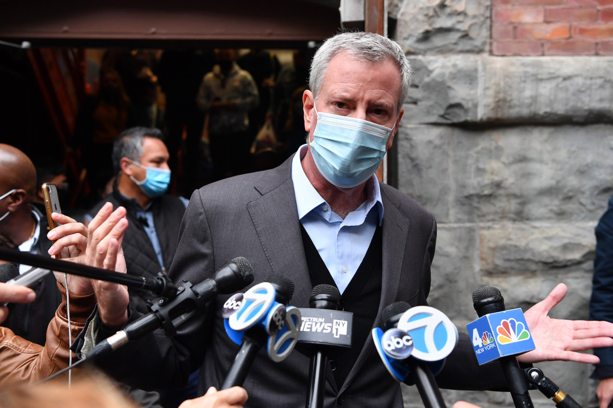 Comedy clubs sue NYC, NY state over COVID-19 shut
downs 1