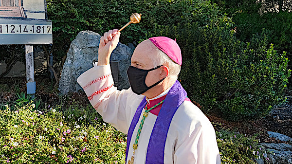 Church leader performs 'exorcism' to cleanse protest
site 1