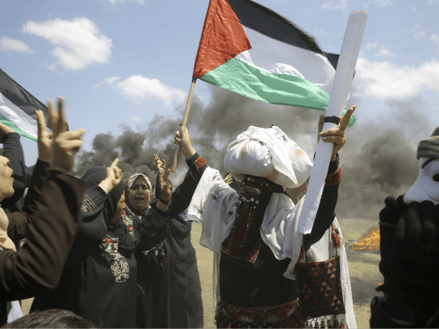 Kamala Harris: Restore Aid to Palestinians, Reopen U.S.
Consulate in Jerusalem, PLO Office in D.C. 1