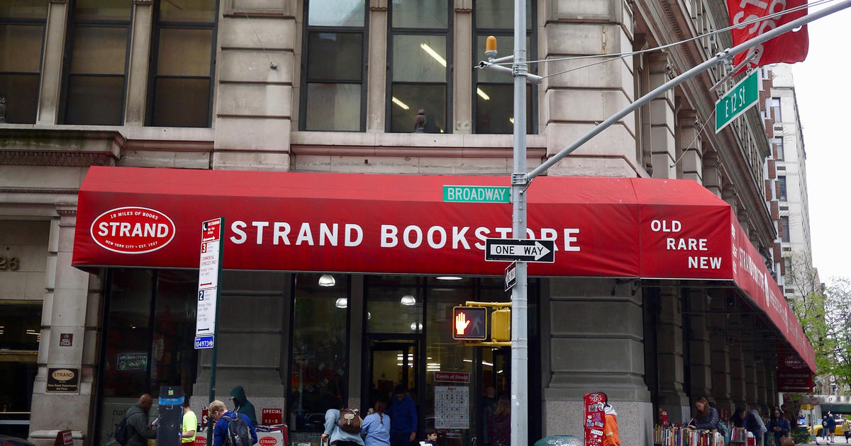 Iconic bookstore makes plea to customers in effort to stay
open 1 Iconic bookstore makes plea to customers in effort to stay
open 1