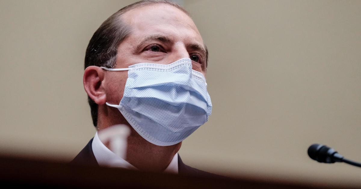 Azar defends Trump's decision not to wear a mask 1