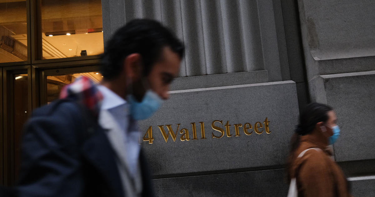 Dow plunges 900 points as coronavirus cases keep
rising 1