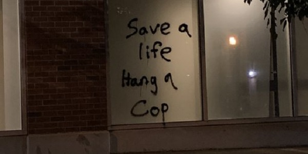 Seattle rioters arrested after throwing explosives at
officers, businesses 1