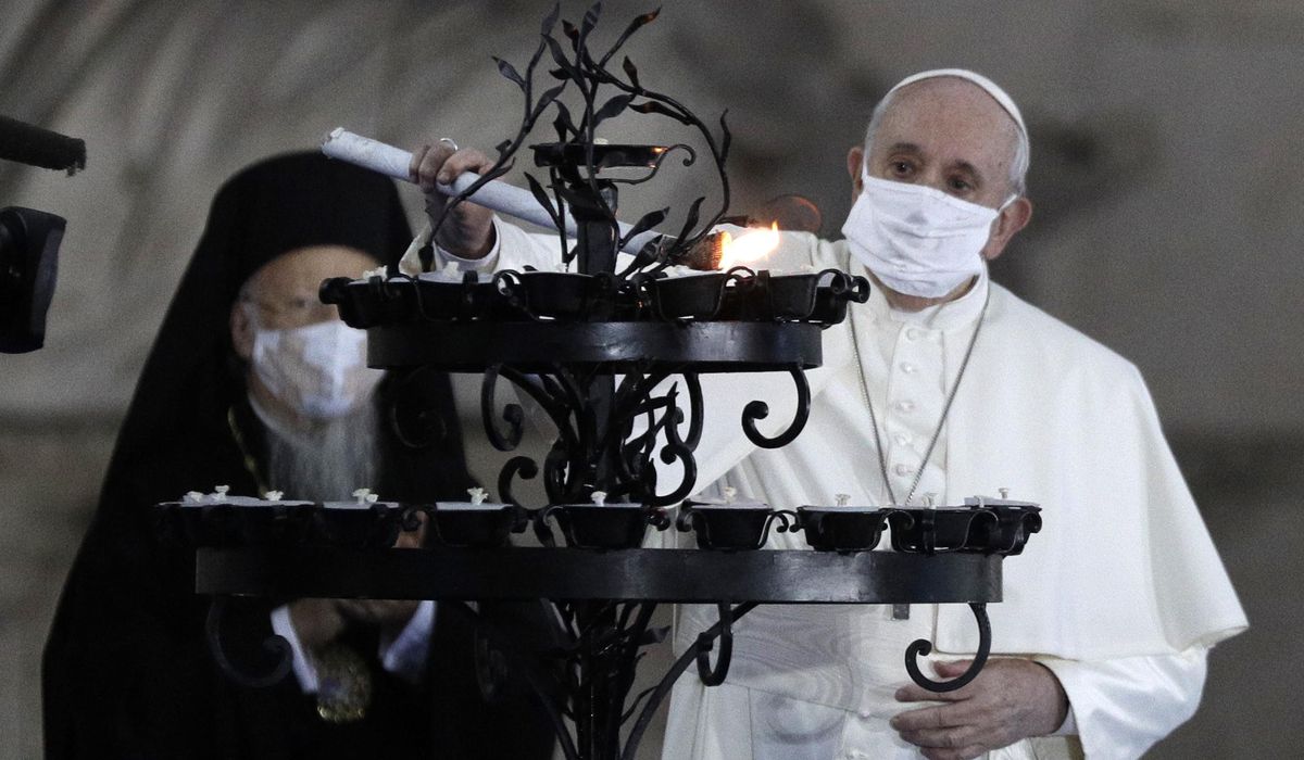 Masked pope, faith leaders pray for peace and pandemic's
end 1