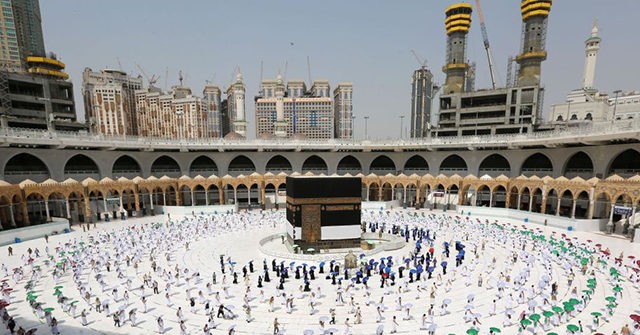 Mecca Reopens for Limited Muslim 'Umrah' Pilgrimage 1