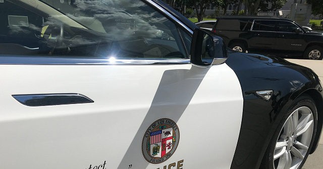 Officers Save Grandmother, Baby from Carjacking, Suspect
Arrested 1