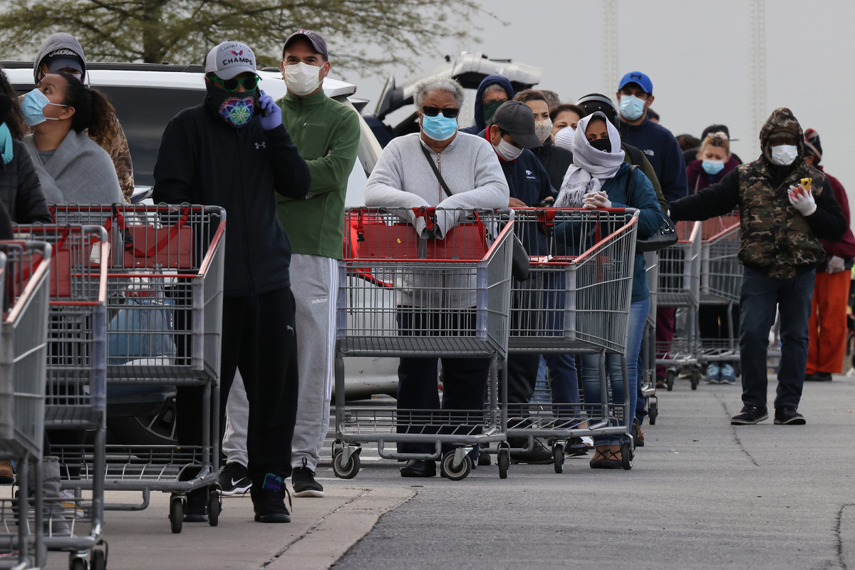 Research finds mask mandates lead to lower rates of
coronavirus hospitalizations 1