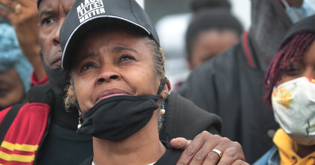 Illinois Police Officer Fired After Fatally Shooting Black
Man 1