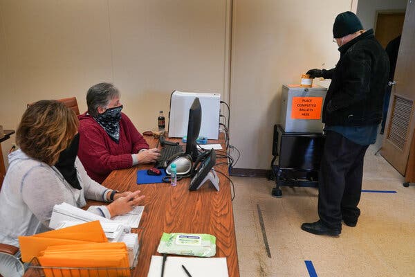 Why Trump’s Closing Argument on Coronavirus Clashes with
Science and Voters 1
