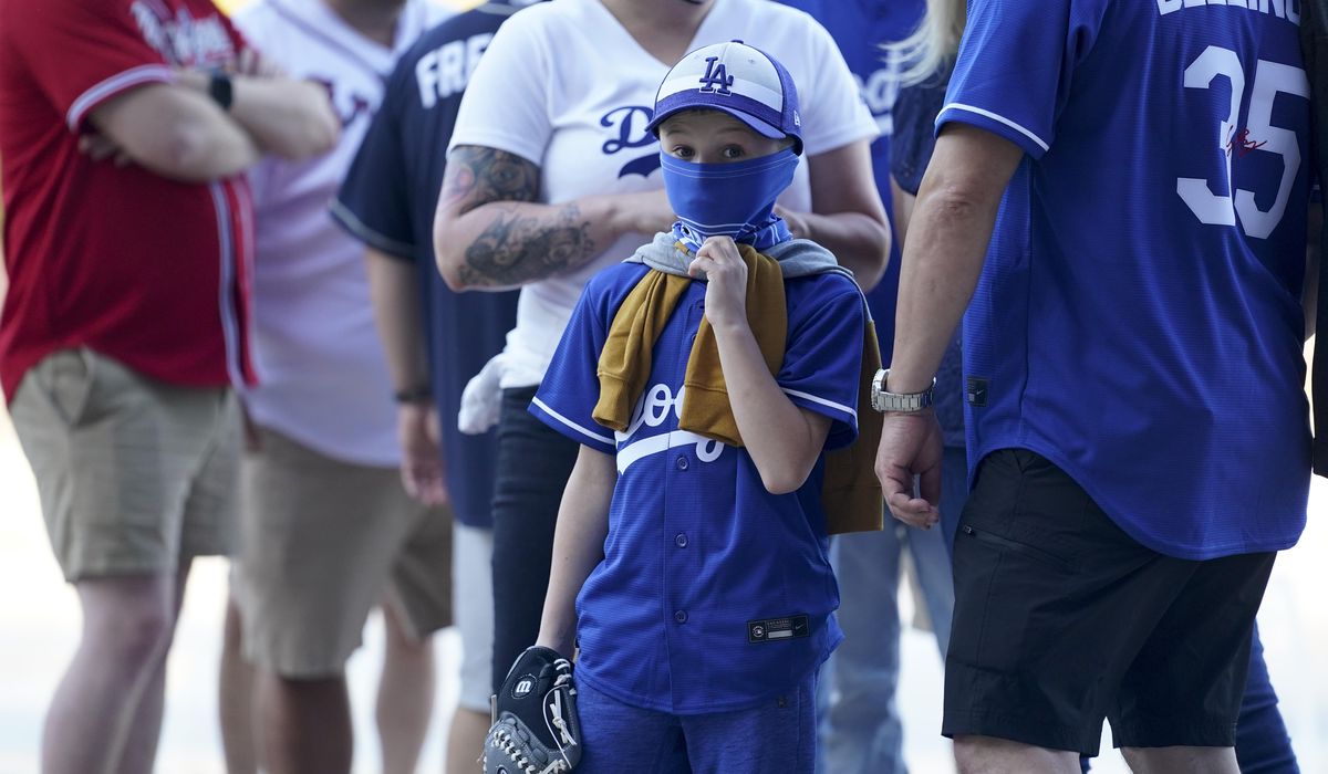Baseball's first fans of 2020 see Dodgers-Braves NLCS
opener 1
