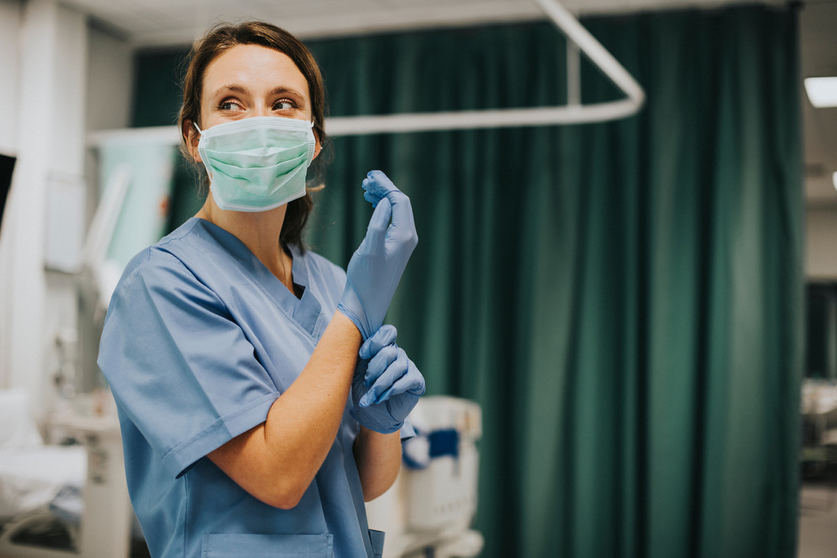 Nurses comprise most COVID-19 hospitalizations among health
care workers: CDC 1