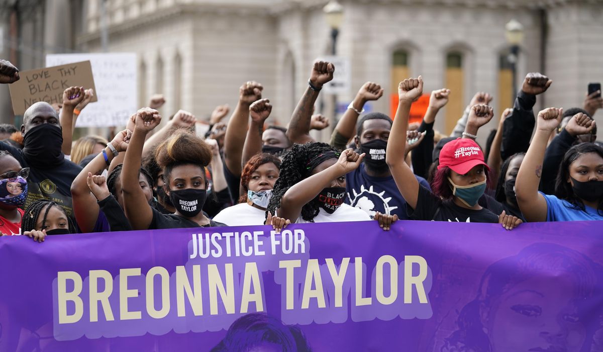 Families of Breonna Taylor, George Floyd rally to
get-out-the-vote in Chicago 1