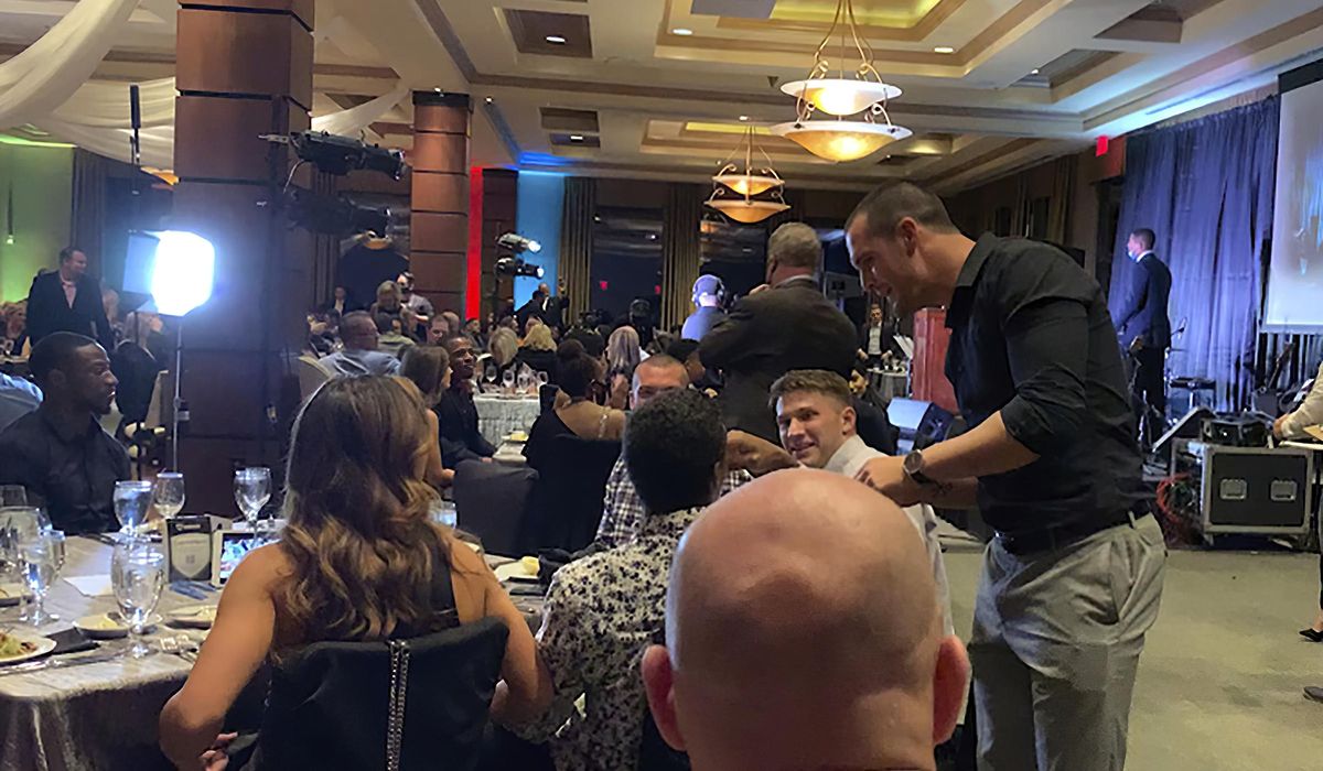 Column: Time for NFL players, coaches to mask up or go
home 1 Column: Time for NFL players, coaches to mask up or go
home 1