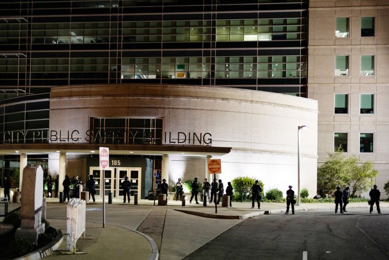 Three Rochester NYPD Officers Hospitalized After Protesters
Storm Police HQ 1