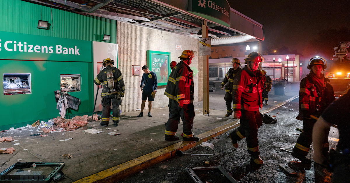 Police fatally shoot Black man, sparking protests in
Philadelphia 1