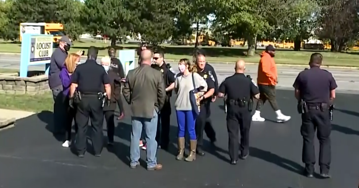 Protesters arrested after attorneys defend cops in Daniel
Prude's death 1