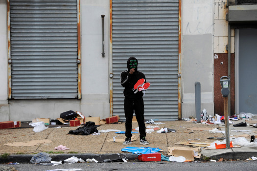 Protests flare in Philadelphia after police kill Black
man 1