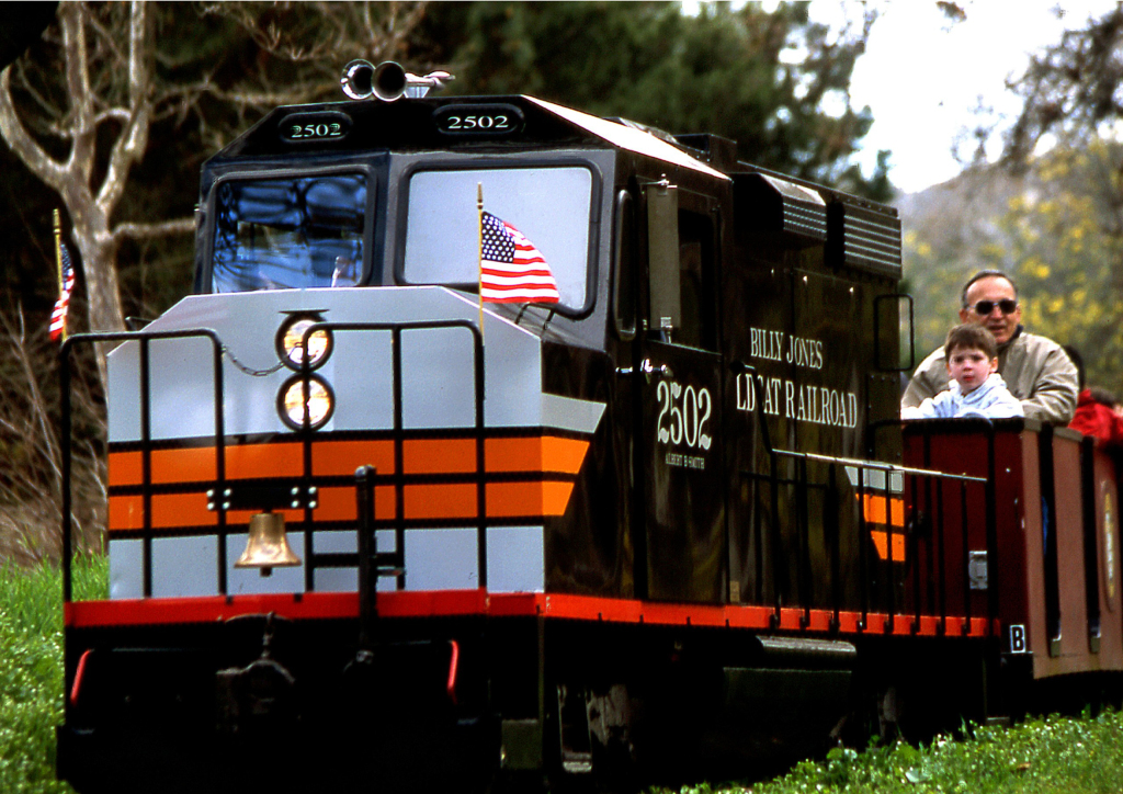 Letters: Restart railroad | Monte Sereno council | Saratoga
schools | Immigrant aid | Stanis in Saratoga | Re-elect
Eshoo 1