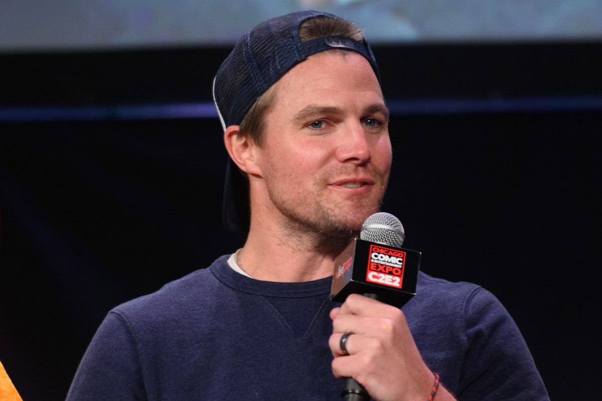 Stephen Amell reveals he tested positive for
COVID-19 1