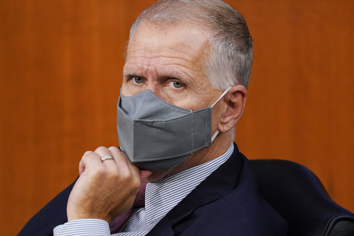 Tillis cleared to appear in person at ACB hearings, joins
Lee after COVID-19 bout 1